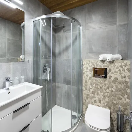 In With Pool & Sauna *
