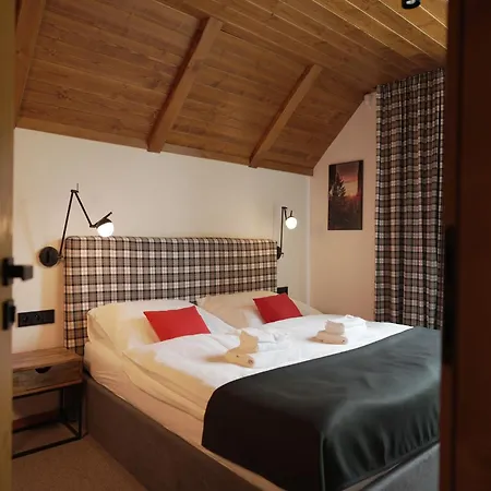 In With Pool & Sauna Villa *